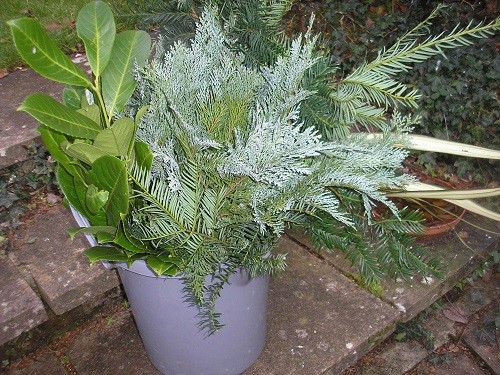 Foliage bucket